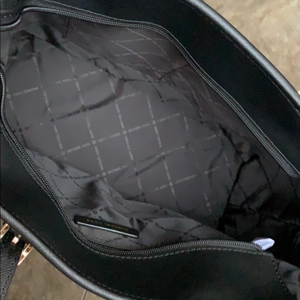 Michael Kors Bags Michael Kors Jet Set Should Tote - Picture 16 of 16